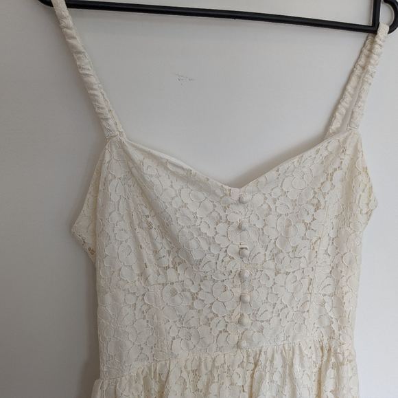 Aritzia Talula Cream Lace Dress Size 10 - Picture 2 of 5